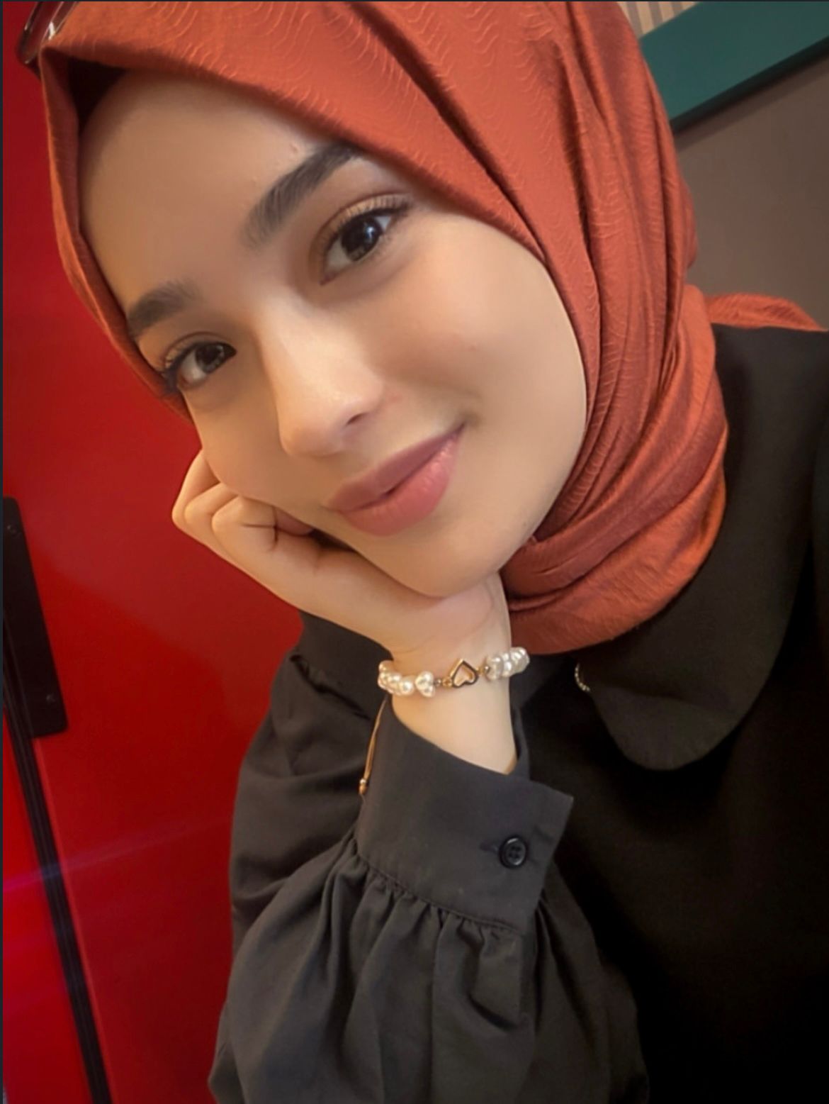 Yafes Olgun Escort Bayan Emel