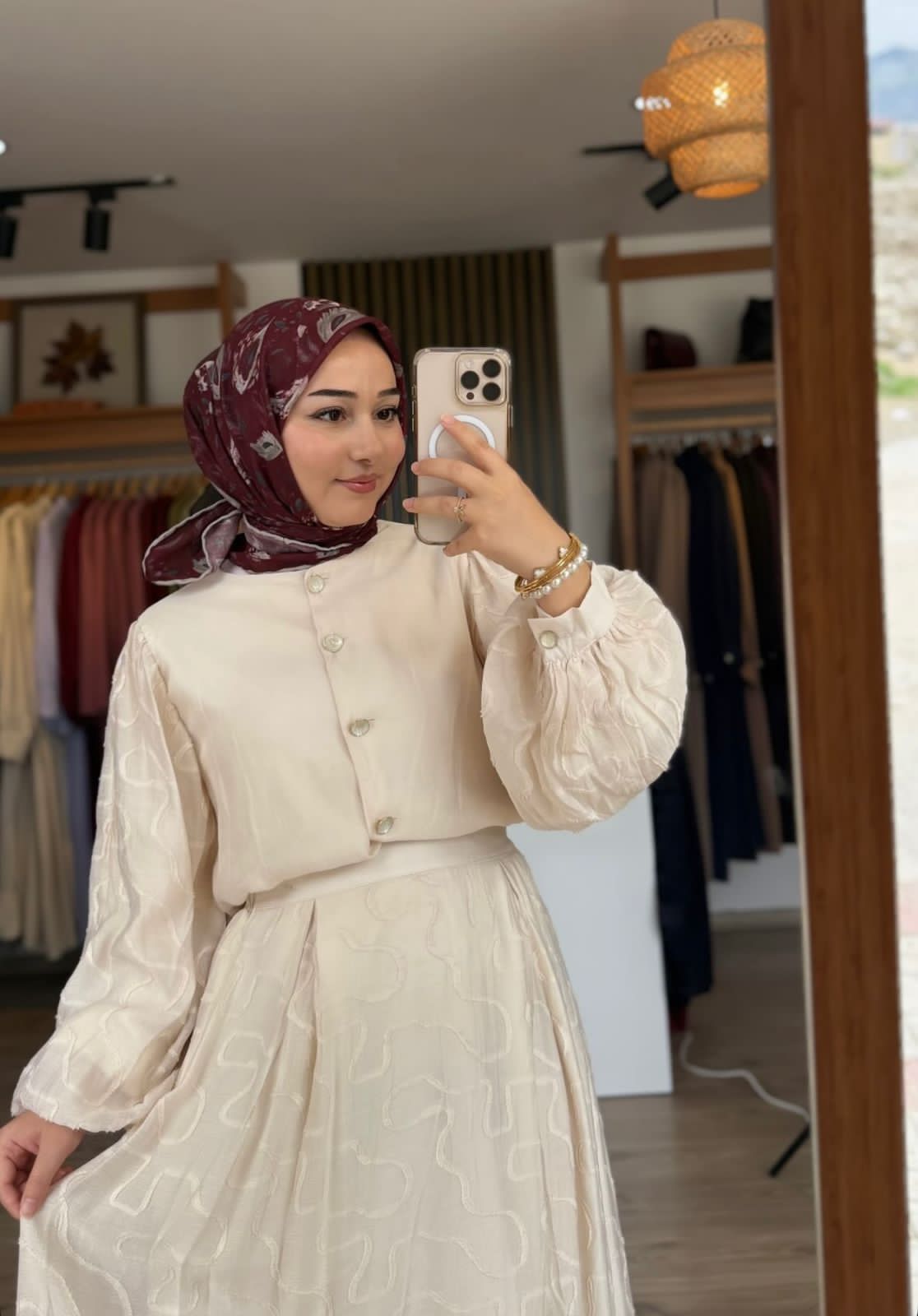 Cudi Yüksek Enerjili Kadın Escort Berkay